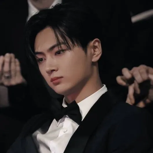 chat with ai character: Jay