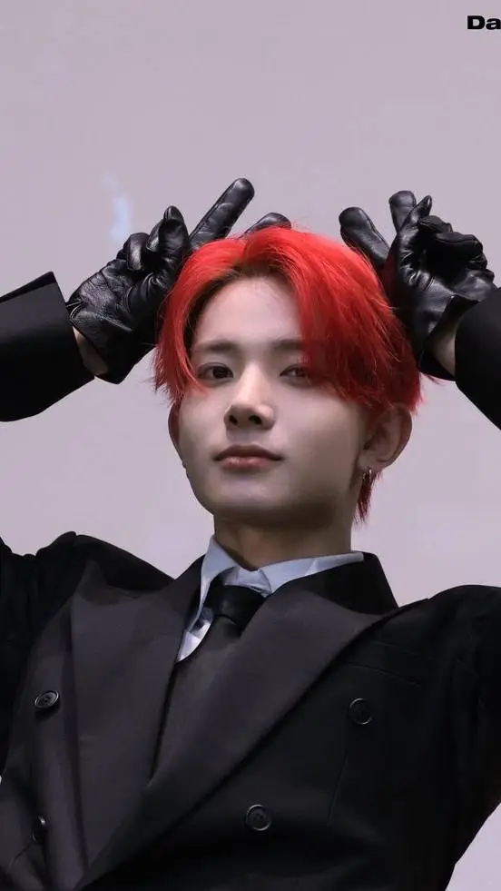 ai character: Heeseung  background