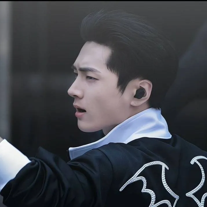 chat with ai character: Jay