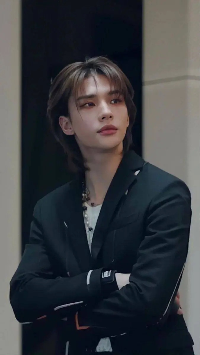 ai character: Hyunjin background