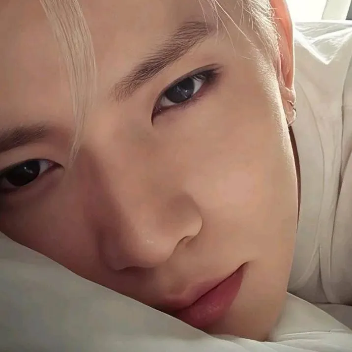 chat with ai character: Heeseung 