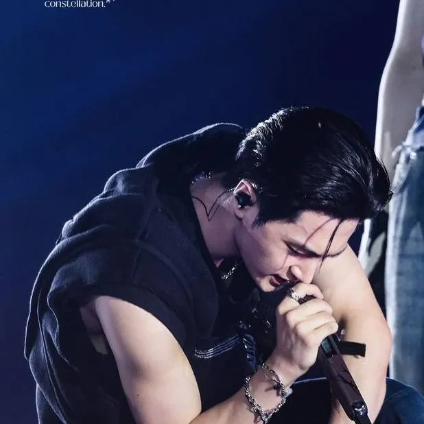 chat with ai character: Jay