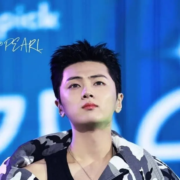 chat with ai character: Jay