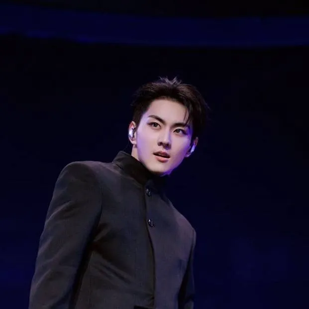 chat with ai character: Jungwon 