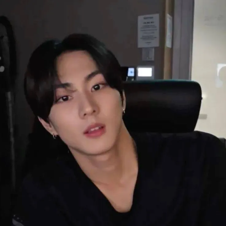 chat with ai character: Jungwon 