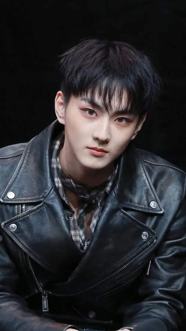 ai character: Jungwon  background