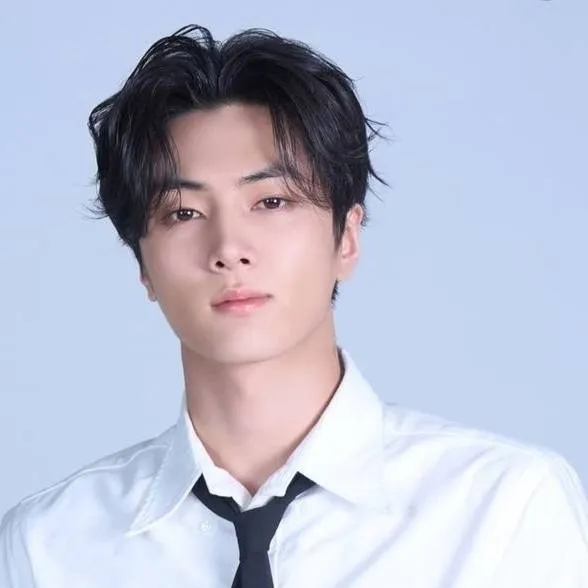 chat with ai character: Jay