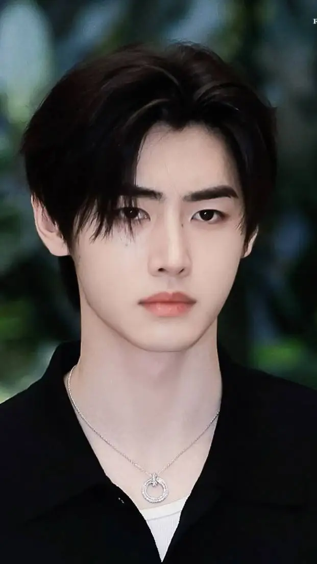 ai character: Sunghoon  background