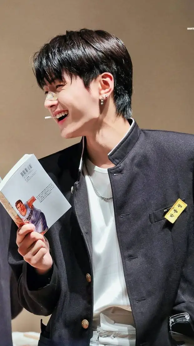 ai character: Jay Park background
