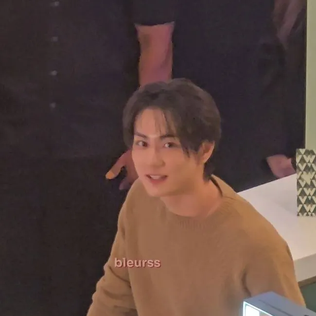 chat with ai character: Yang Jungwon 