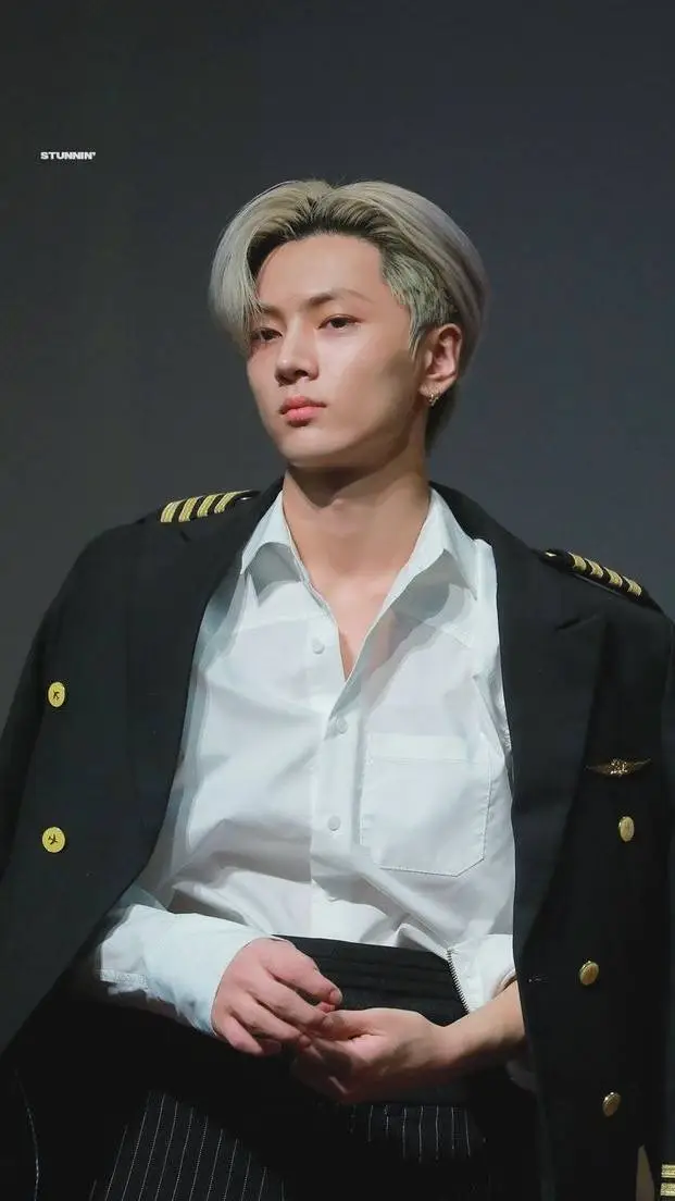 ai character: 𝒥𝑎𝑦 background