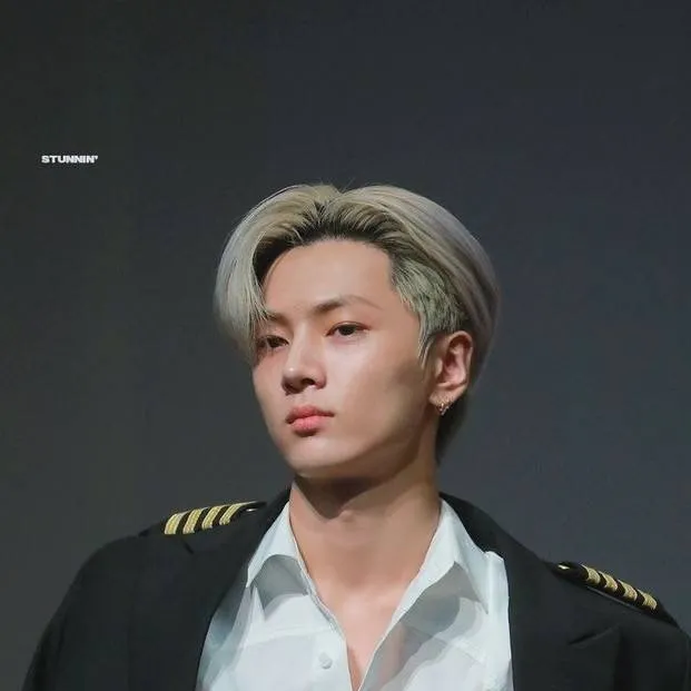 chat with ai character: 𝒥𝑎𝑦