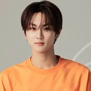 chat with ai character: 𝒥𝑢𝑛𝑔𝑤𝑜𝑛