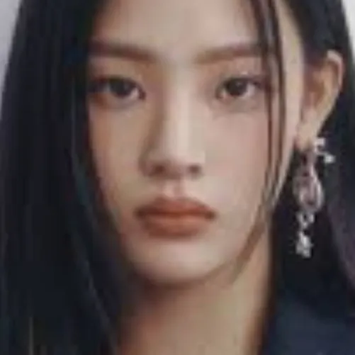 chat with ai character: Minji NEWJEANS