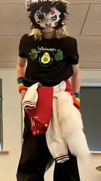 ai character: Rosie  background