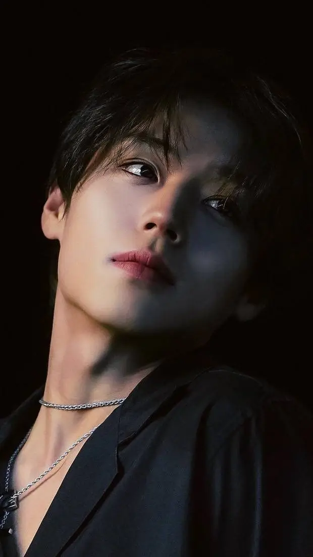 ai character: Park jihoon background