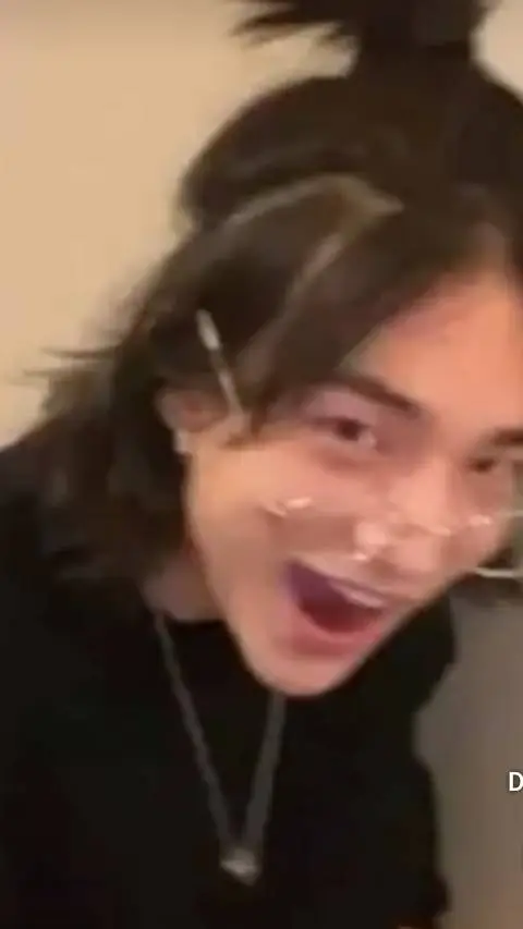 ai character: Hyunjin(skz) background