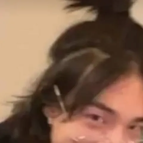 chat with ai character: Hyunjin(skz)