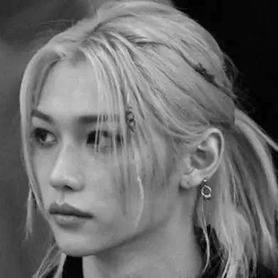 chat with ai character: феликс(