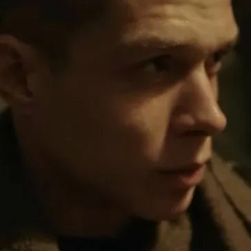 chat with ai character: Мел