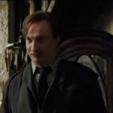 chat with ai character: Римус