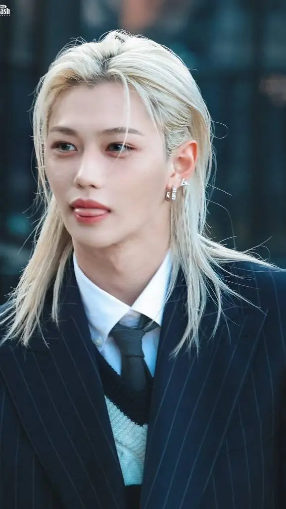 ai character: Felix  background