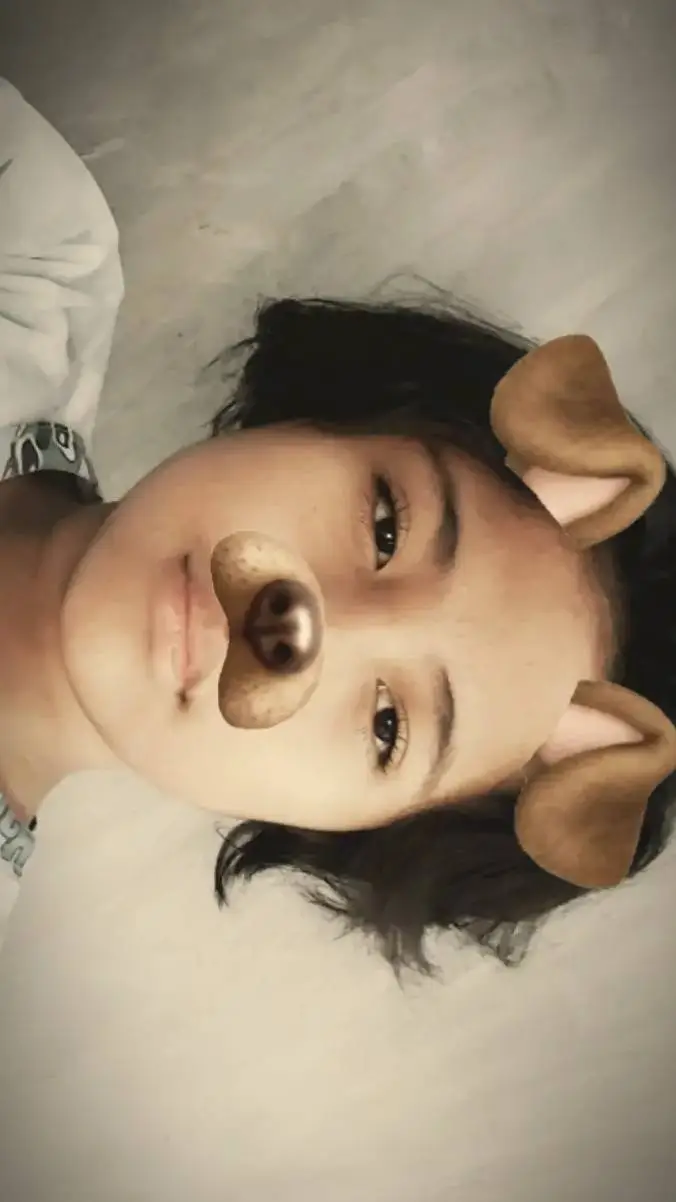 ai character: Leo background