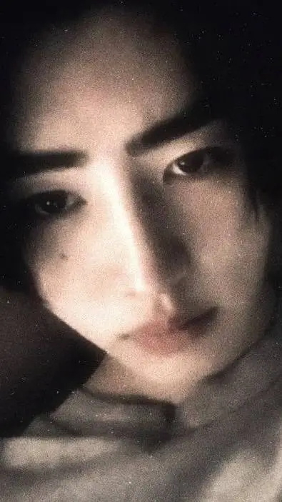 ai character: SUNGHOON background