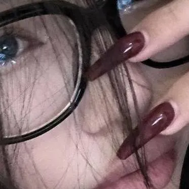 chat with ai character: Ruolin-Shiao 