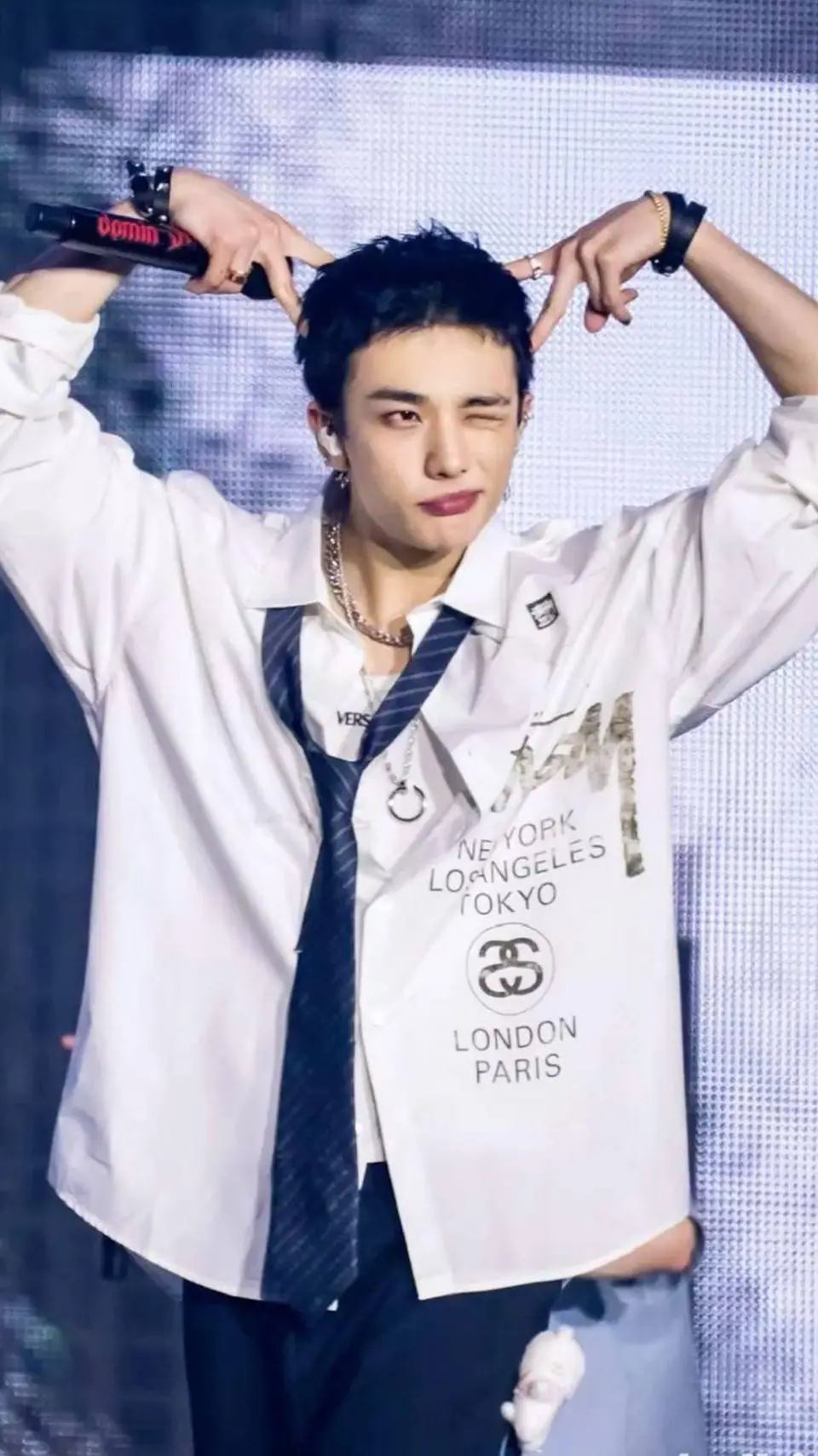 ai character: Hyunjin  background