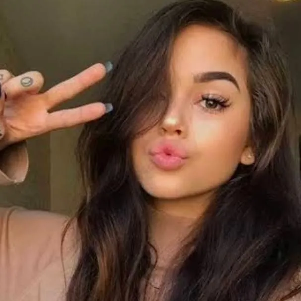 chat with ai character: Lila