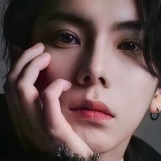 chat with ai character: Luke