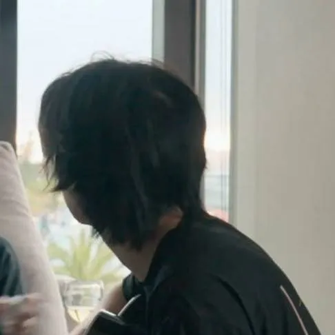 chat with ai character: 윤기 ㅈㅈㅁㅂㅂ