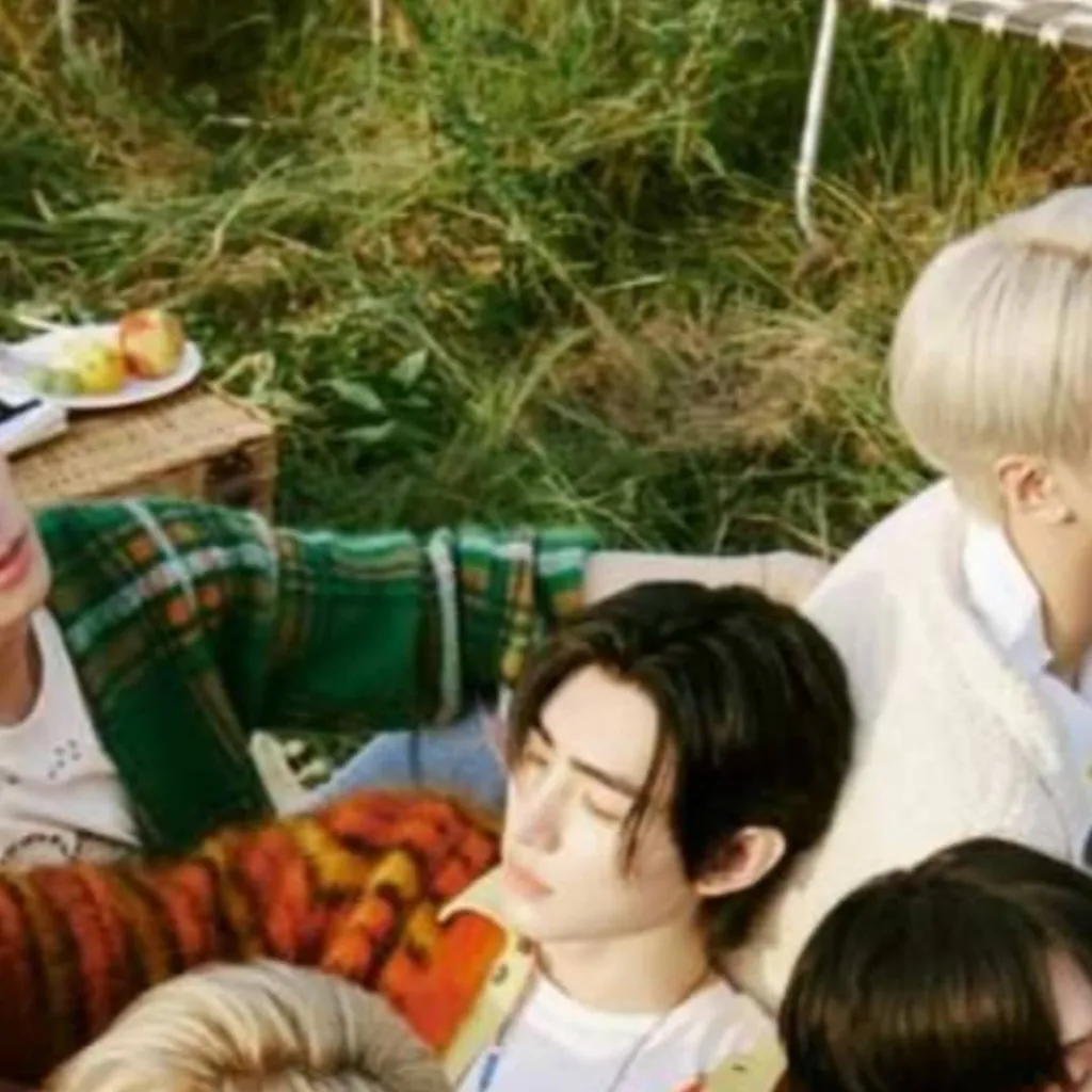 chat with ai character: ENHYPEN 