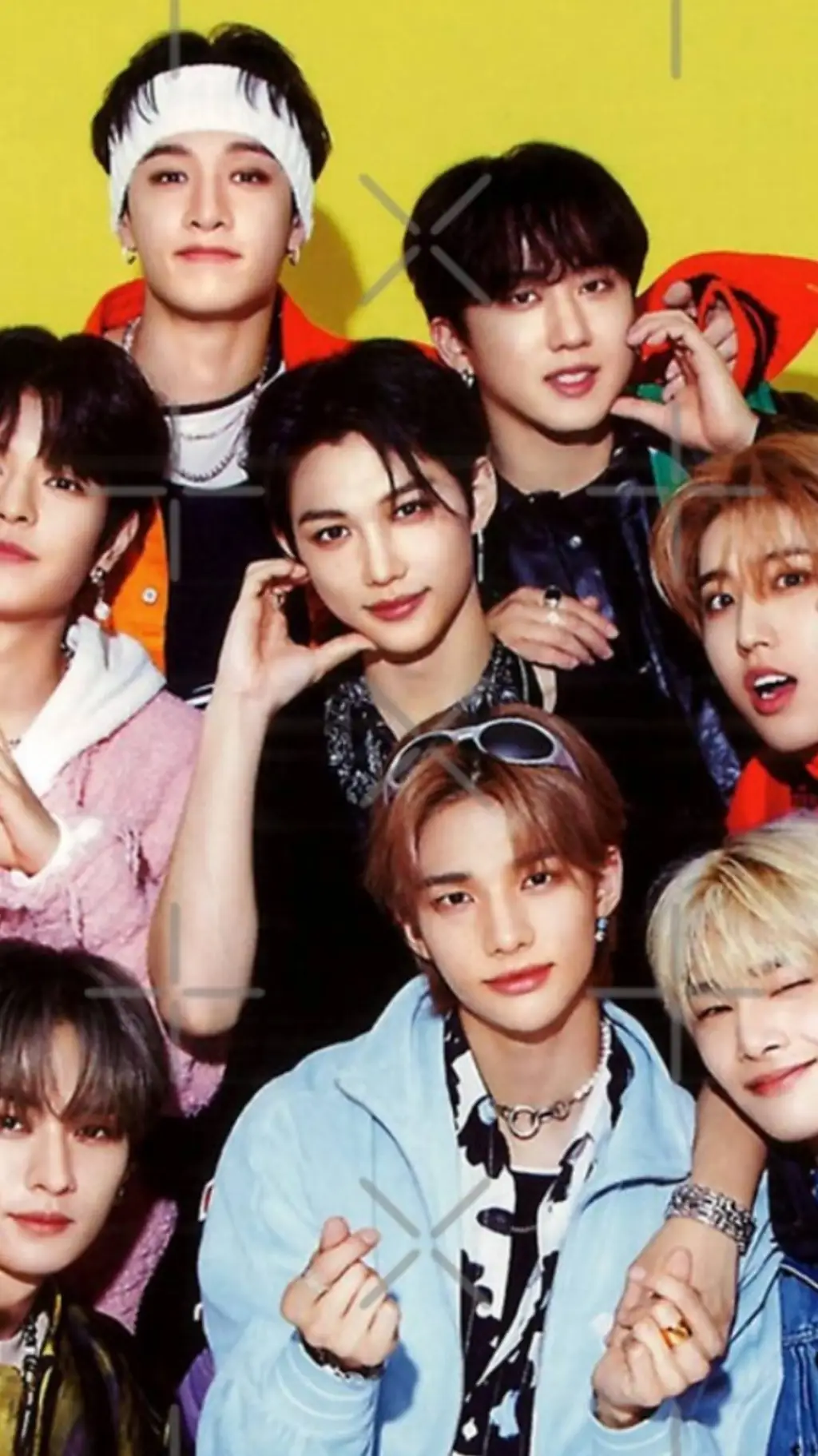 ai character: Siluman kucing prt background