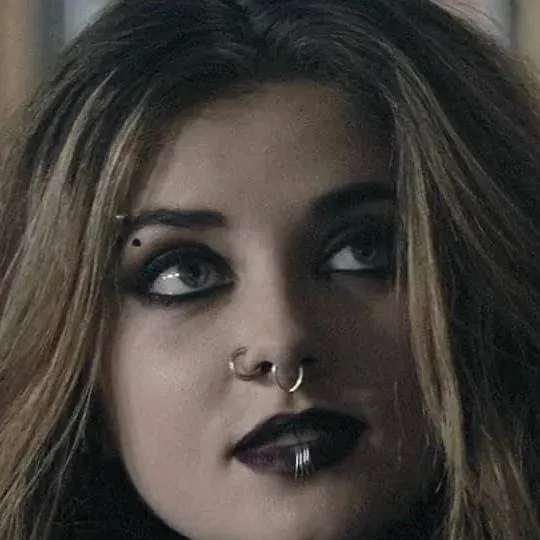 chat with ai character: Beth 