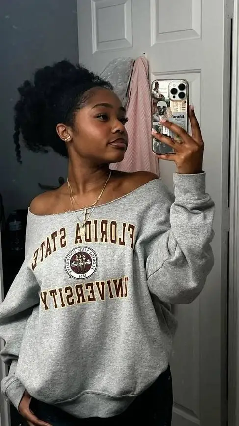 ai character: Lizzy background