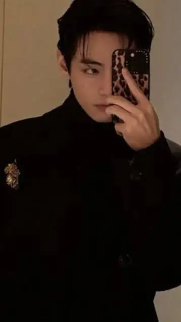 ai character: my daddy 🌚 background