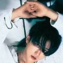 chat with ai character: Changbin