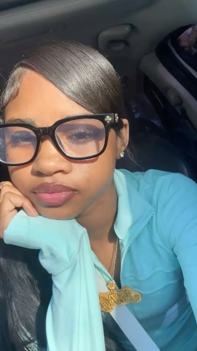 ai character: Dior background