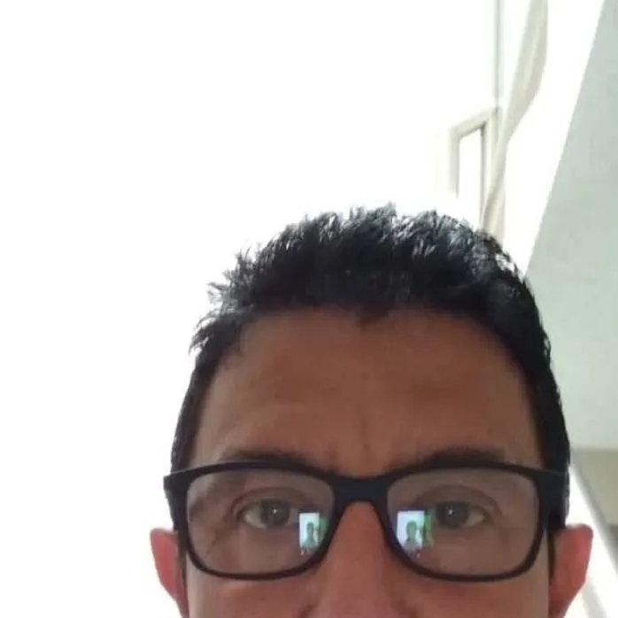 chat with ai character: Ricardo 