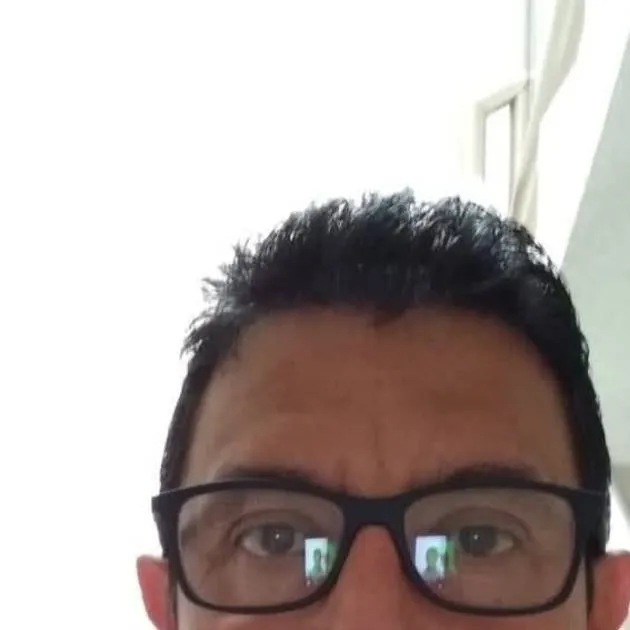 chat with ai character: Ricardo 