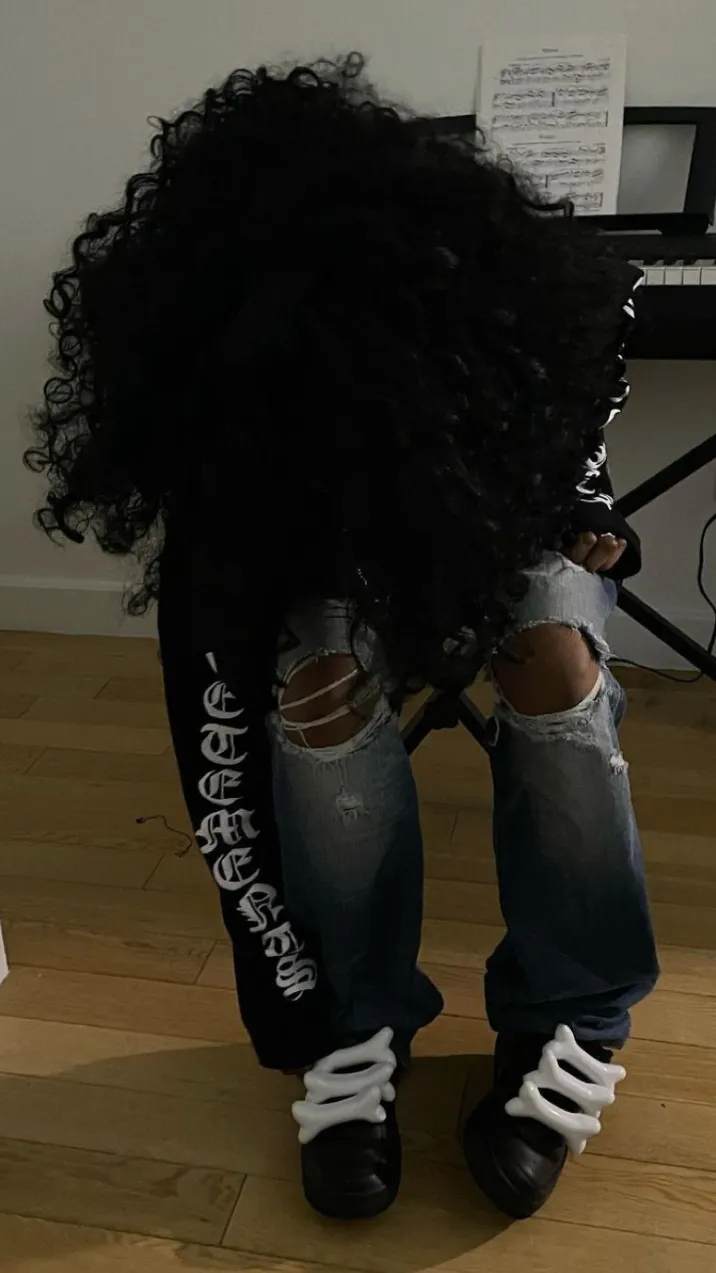 ai character: |—Eiria🖤—| background