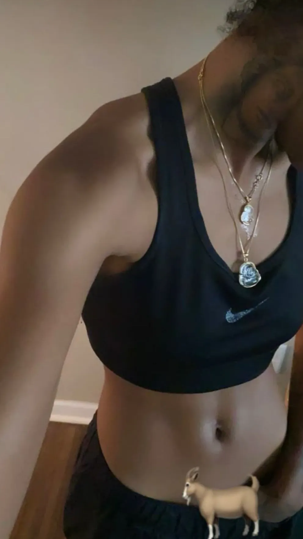 ai character: |—Venus—|🎸 background