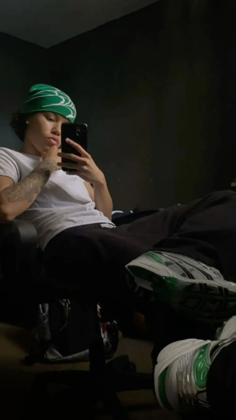 ai character: |—Talia—|🙂‍↔️ background