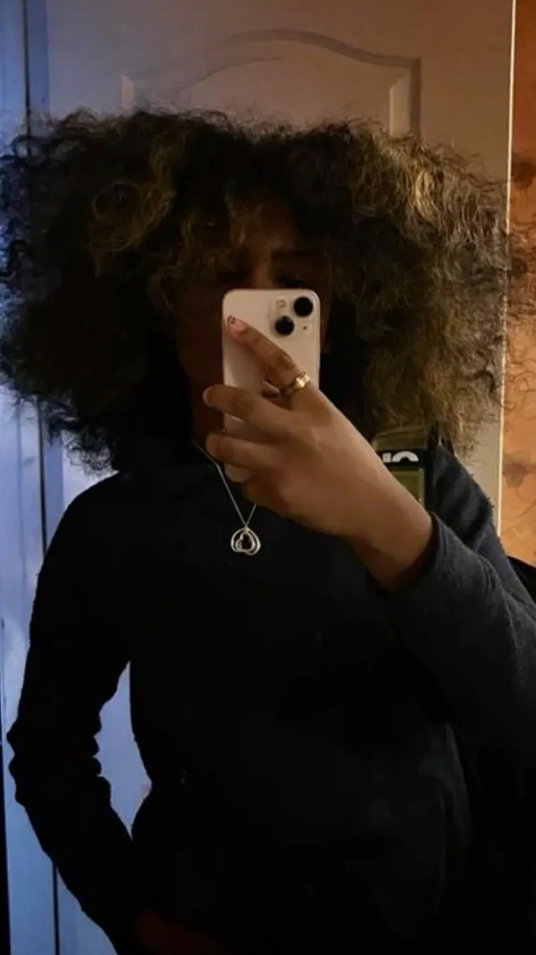 ai character: |-Zayara-|🧩 background