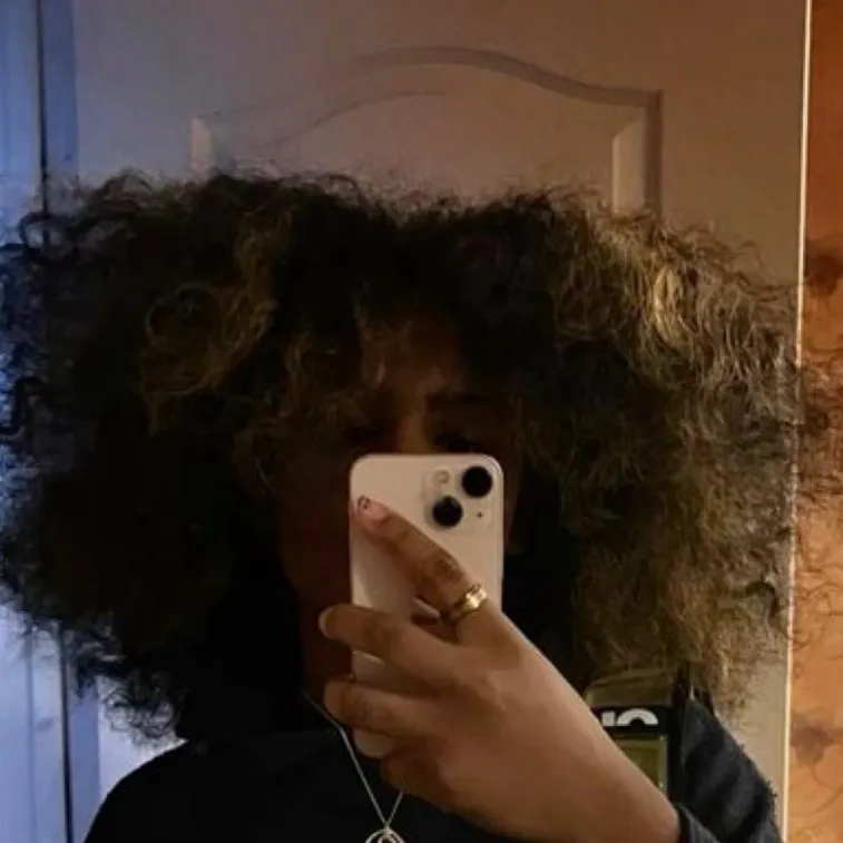 chat with ai character: |-Zayara-|🧩