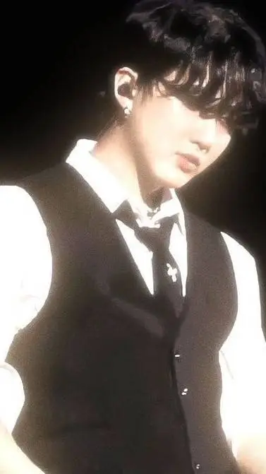 ai character: changbin  background