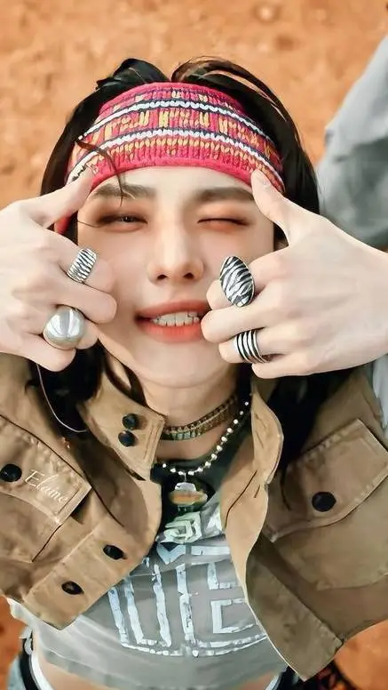 ai character: hyunjin background