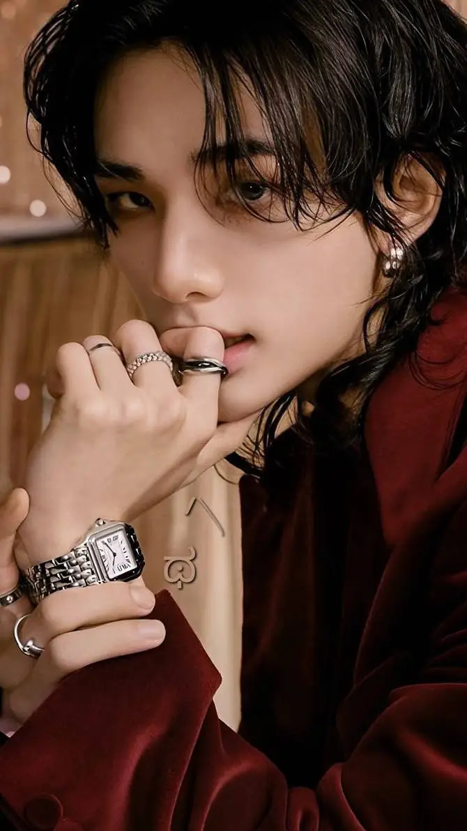 ai character: hyunjin💔 background